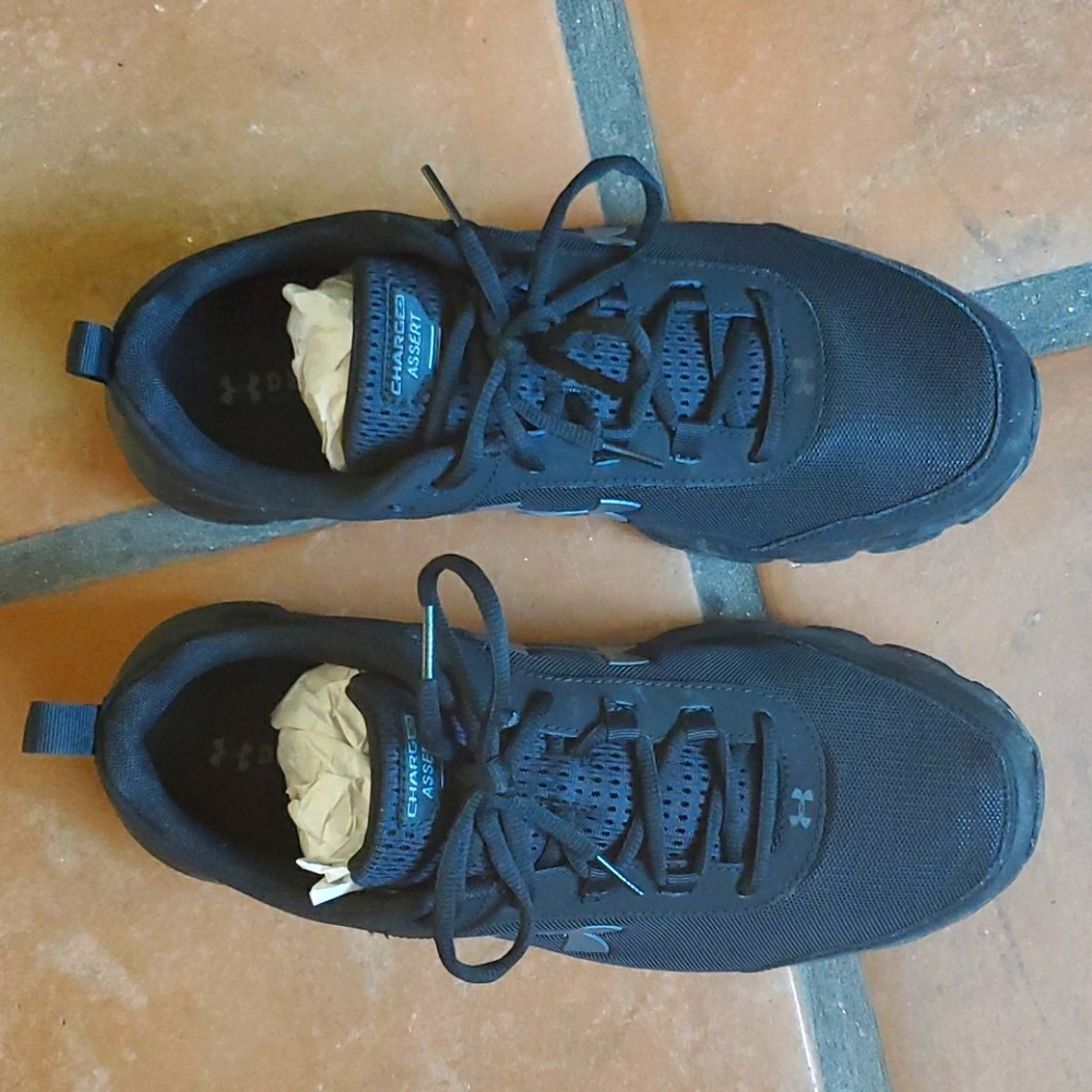 Under Armour Black Tennis Shoes